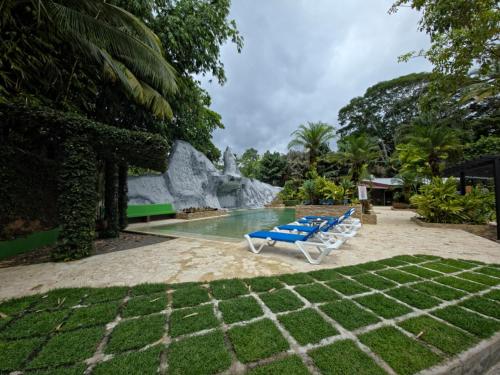 Piscine, Diuwak in Dominical