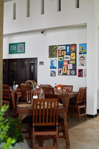 Restaurant, Lum Residence in Unawatuna