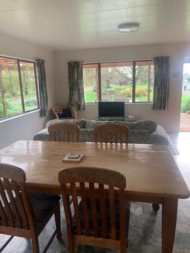Apartment in apple orchard and E Bike Hire in ฮอโมอานา