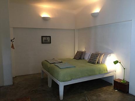 2 twin beds