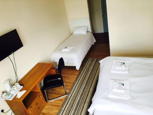 Ebers Hotel - image 13