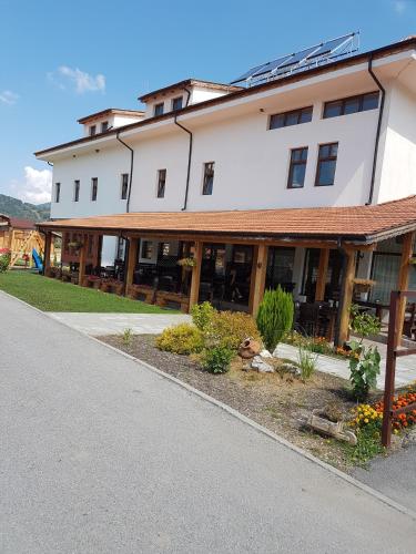 Ieeja, Hotel Podkovata in Etropole