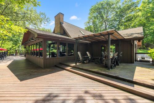 Cool Goose Landing Private Dock Large Deck Game Room 61 - image 6