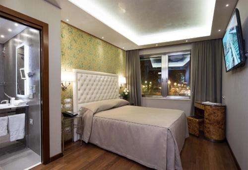 Hotel Santa Chiara - image 8