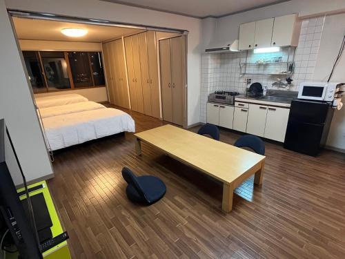 祇園四条駅から歩いて3分ベッド3台3階部分エレベーター無し