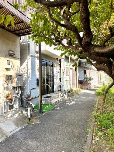 Vue extérieure, 横浜中華街,元町,山手エリア観光に最適,静かで62平米快適な一軒家,鎌倉へも好アクセス! (横浜中華街,元町,山手エリア観光に最適,静かで62平米快適な一軒家,鎌倉へも好アクセス!) in Motomachi