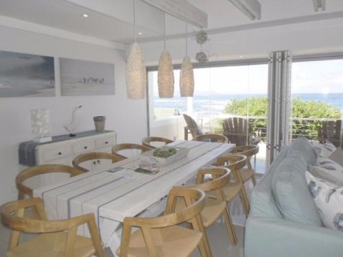Three-Bedroom Apartment image 10