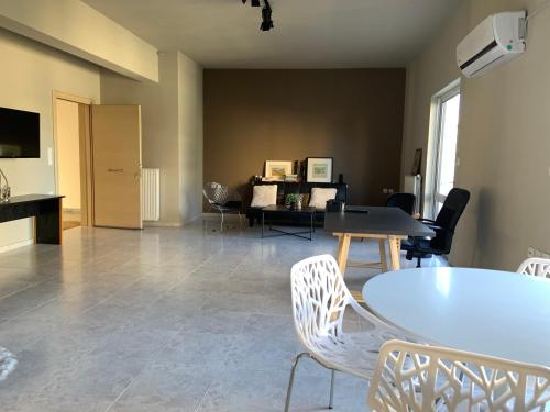 Sepolia Apartment, Atény