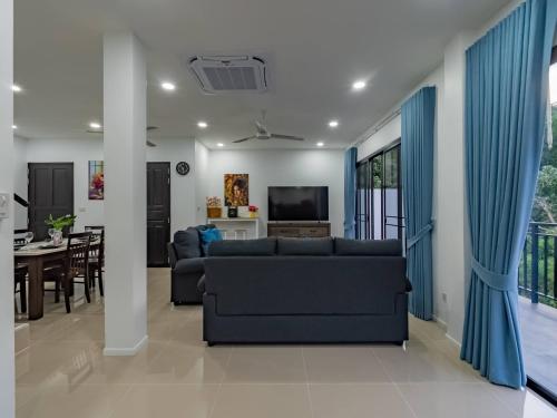 Brand New Private Valley view villa Phuket - Photo 4 in Phuket, Thailand