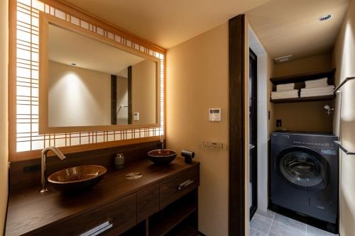 Komachi Residence 金の鶴