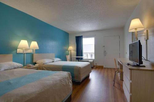 2 double beds
