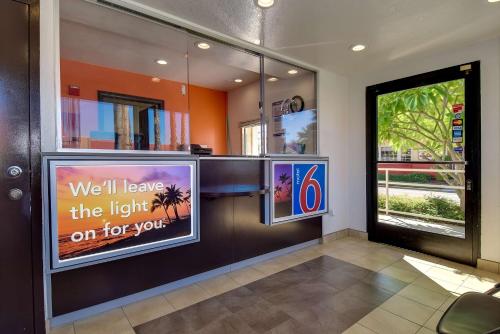 Motel 6-Riverside, CA - South