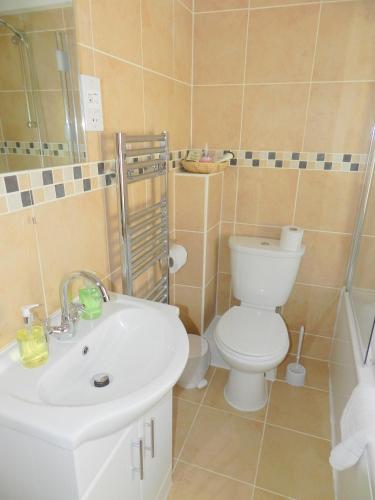Weymouth Beach B&B - Adult Only - image 14
