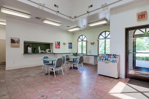 Motel 6-High Point NC - image 8