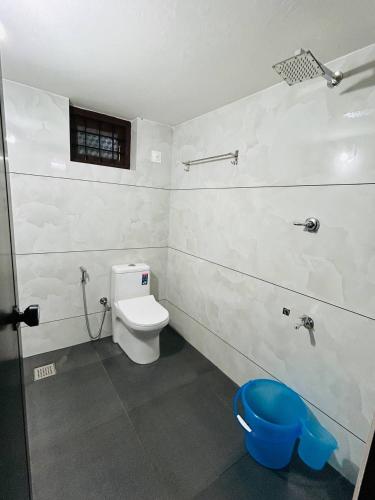 Cosy Stays 2 Adjacent Apartments in Irinjalakuda - image 2