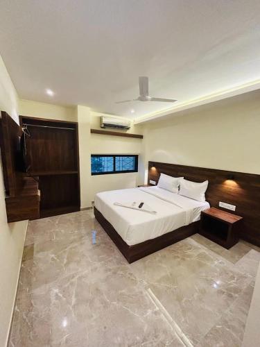 ANTLERS HOTEL Near Borivali Railway Station in Borivali