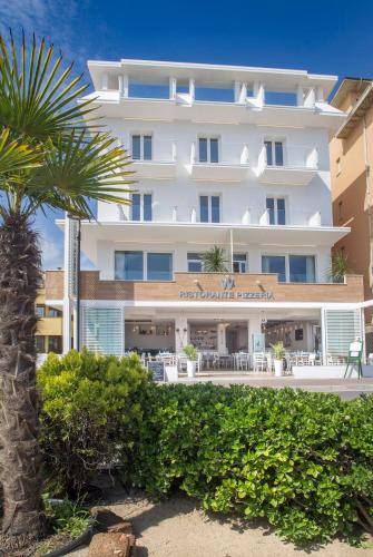 White Suite & Apartments - image 9
