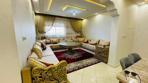 Modern apartment in Hay Essalam famille in Essalam