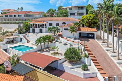 Vista exterior, Villa Les Palmiers, spacious stay for Family and Friends in Jan Sofat, Curaçao (Villa Les Palmiers, spacious stay for Family and Friends in Jan Sofat, Curacao) in Nieuwpoort