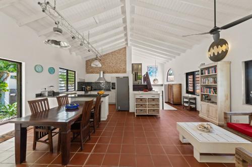 Villa Les Palmiers, spacious stay for Family and Friends in Jan Sofat, Curaçao (Villa Les Palmiers, spacious stay for Family and Friends in Jan Sofat, Curacao) in Nieuwpoort