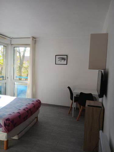 Apartment Near Center in Celleneuve