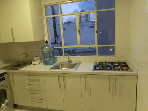 Apartamento Remodelado y Equipado con 2 Habitaciones ubicado en la mejor zona del Centro de Caracas  in San Bernardino
