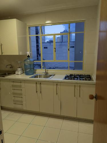 Apartamento Remodelado y Equipado con 2 Habitaciones ubicado en la mejor zona del Centro de Caracas  in San Bernardino