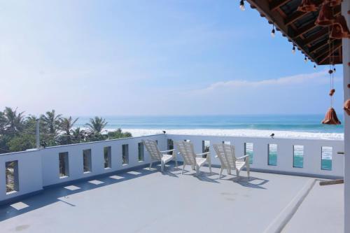 Shehara Sun Surf Lodge in Midigama Beach