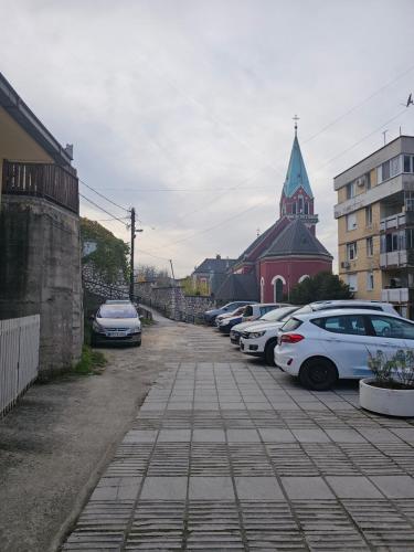 Apartment Bisić with private parking - image 5