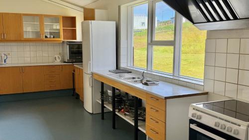 Kitchen, Helgafell Hostel in Djupivogur