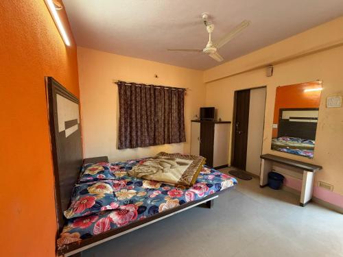 Hotel Sudama Palace - Mahabaleshwar  Couple & Family Stay Rooms with Free Wi-Fi in Main Market - image 5