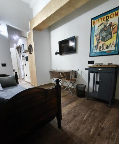 1 queen bed, 1 twin bed, 1 sofa bed