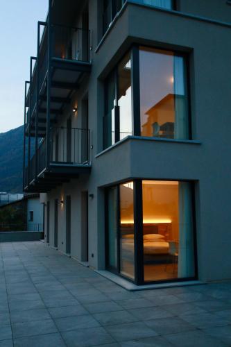 Bernina Suites - 150 metres to Bernina Express