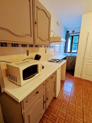 Studio with parking near metro D Vaise station in 9e arrondissement