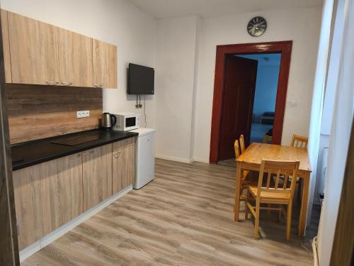스피스케 포드흐라디 Ubytovanie Starý dvor (Ubytovanie Stary dvor) 4성급 게스트하우스 수영장