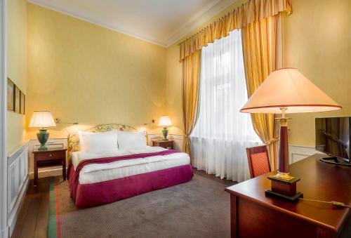 Le Palais Art Hotel Prague - image 2