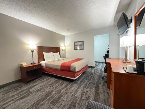 Regency Inn - image 2