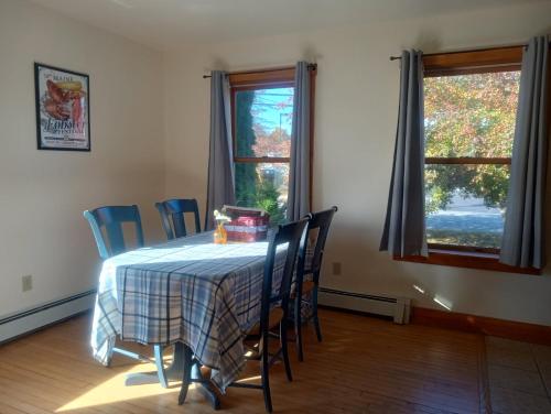 設施, Convenient, Cozy, Mid-Coast Maine Cottage in 托馬斯敦