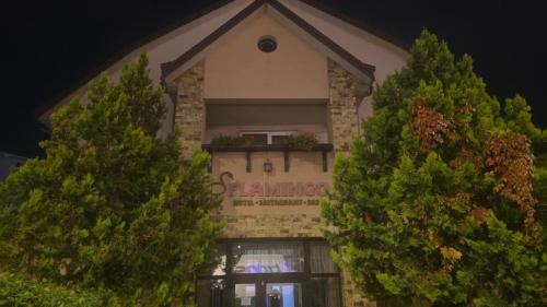 Flamingo Hotel - Hôtel - Bistriţa