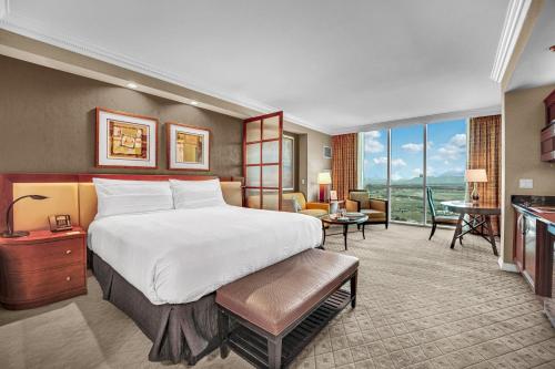 Solara Vita at MGM Signature