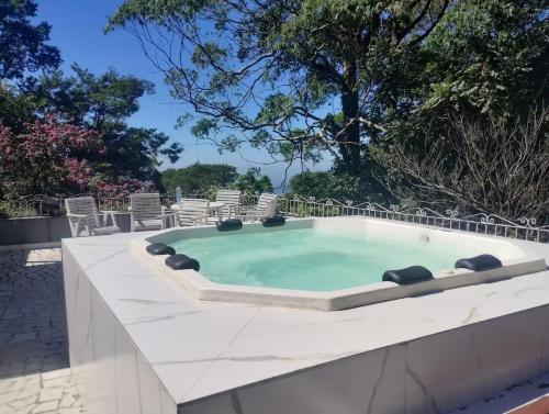 Piscina infinita e hidromassagem Dedo de Deus in Barreira