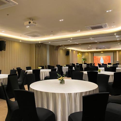 Banquet hall, Luxebridge Hotel in Ma-a