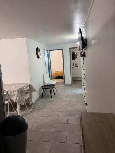 Appart 4 chambres, 3 SDB, avec parking privé (Appart 4 chambres, 3 SDB, avec parking prive) in Chilly-Mazarin