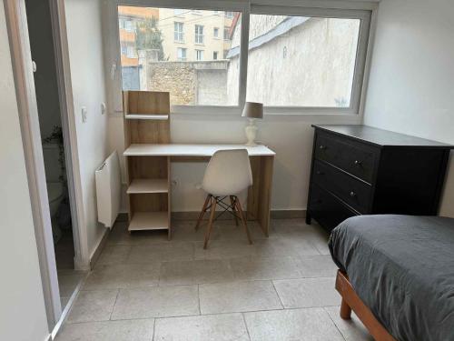Appart 4 chambres, 3 SDB, avec parking privé (Appart 4 chambres, 3 SDB, avec parking prive) in Chilly-Mazarin