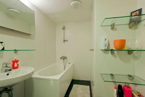 Tatari Apartment, Tallin (foto 8)