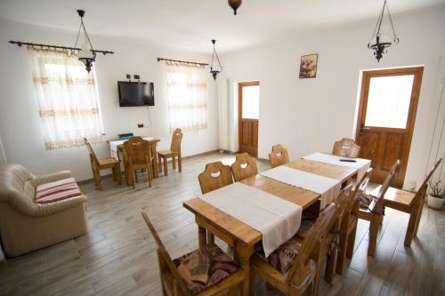 Restorāns, Pensiunea Elena in Criț