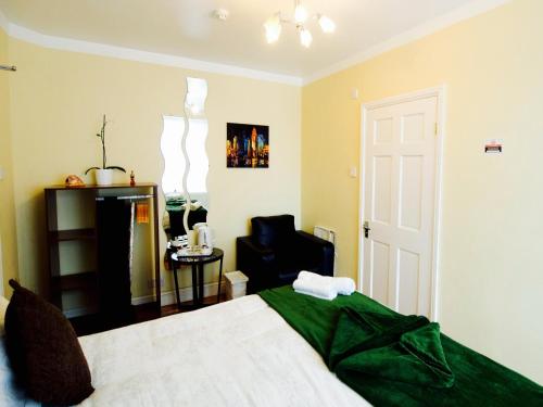 Gable Lodge London B&B