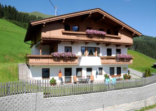  Haus Leonhard, Pension in Tux