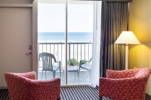 Two double beds - Ocean Front - Private Balcony  image 3