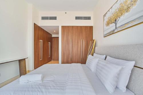 fam Living Ultra Luxury 3BR Burj Khalifa View - image 13